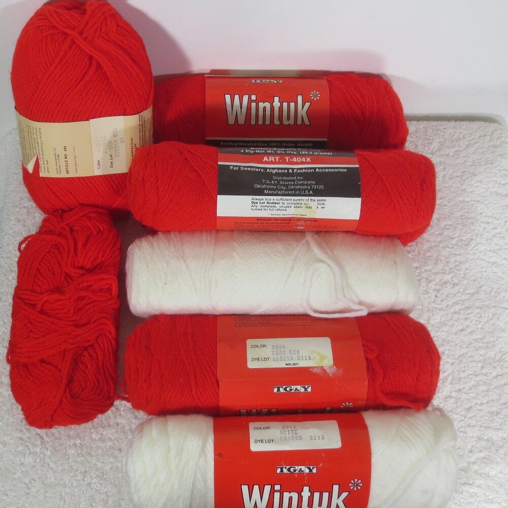 NEW Caron Wintuk Yarn Mixed Lot of 7 Skeins Red White 4 Ply Worst Acrylic 3.5 oz